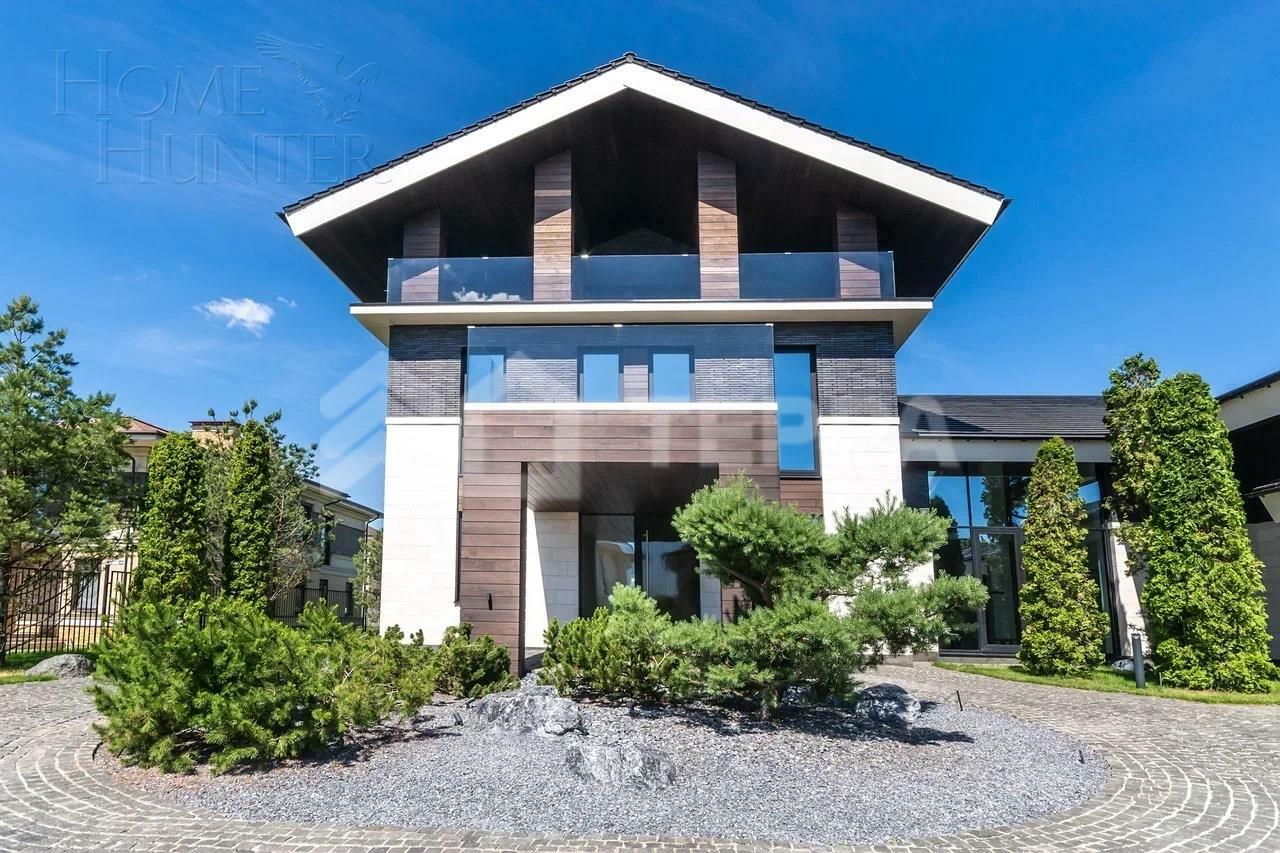 3-этажный коттедж 1 770 м² без отделки