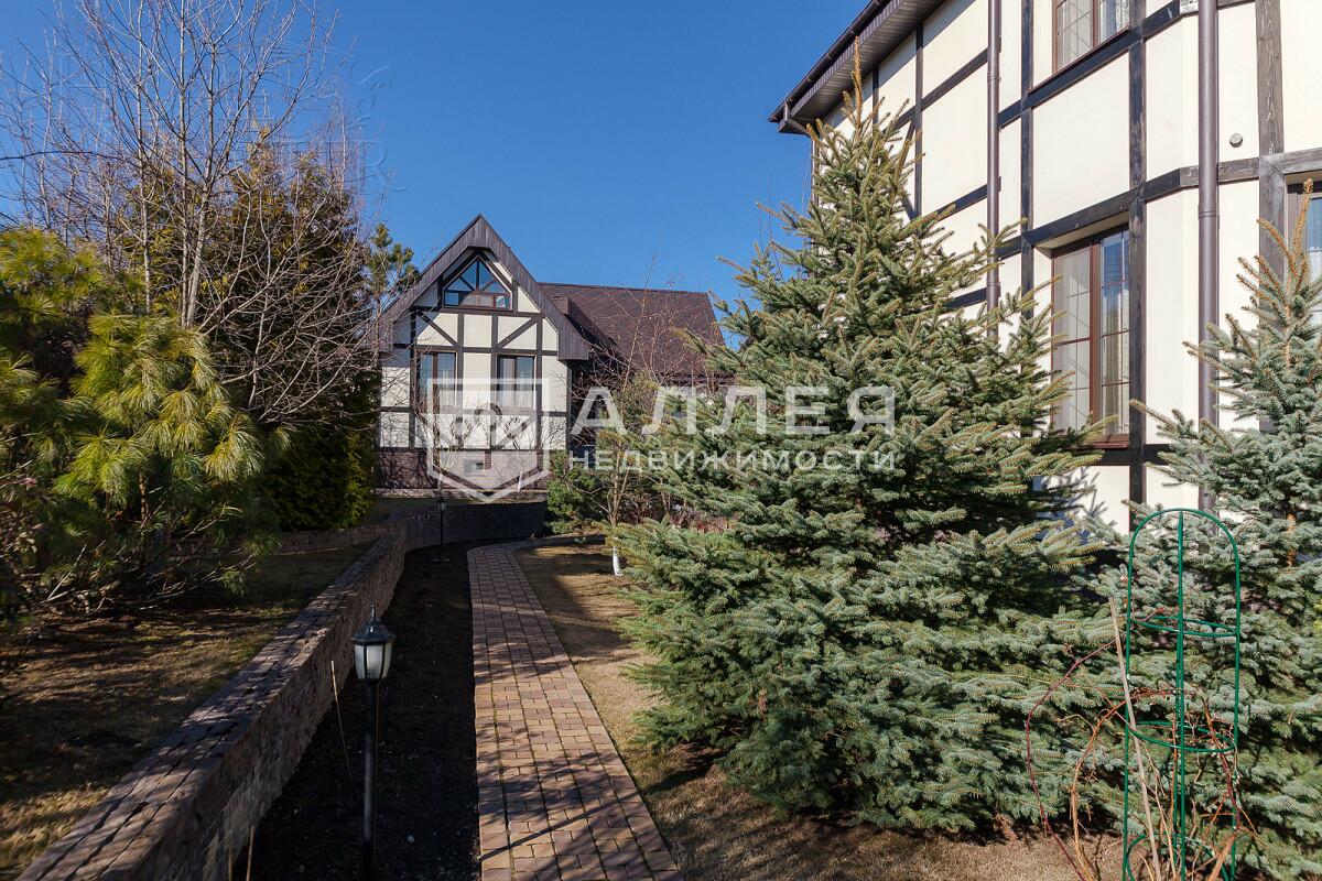 2-этажный коттедж 500 м² с отделкой