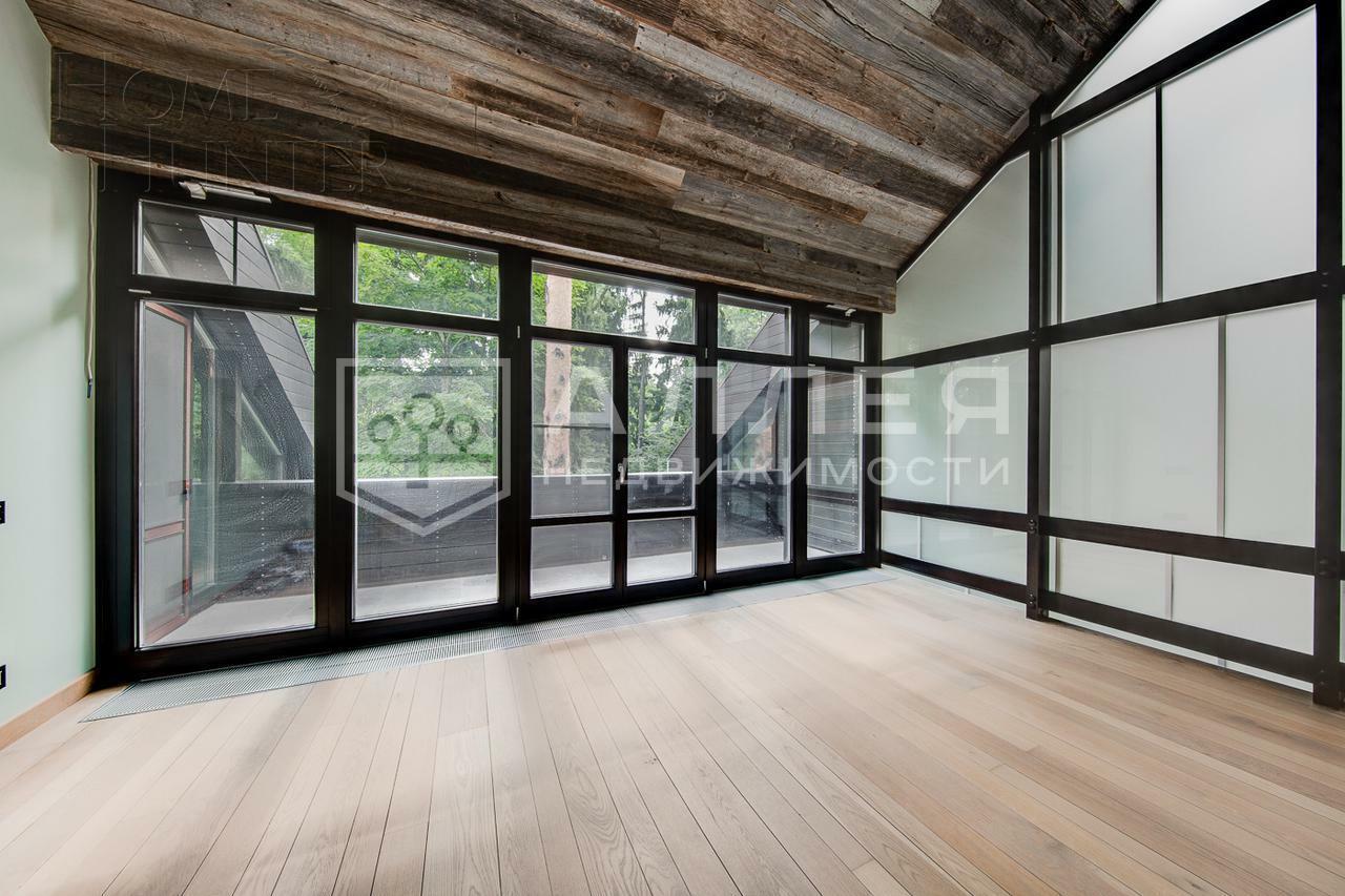 4-этажный коттедж 1 100 м² с отделкой