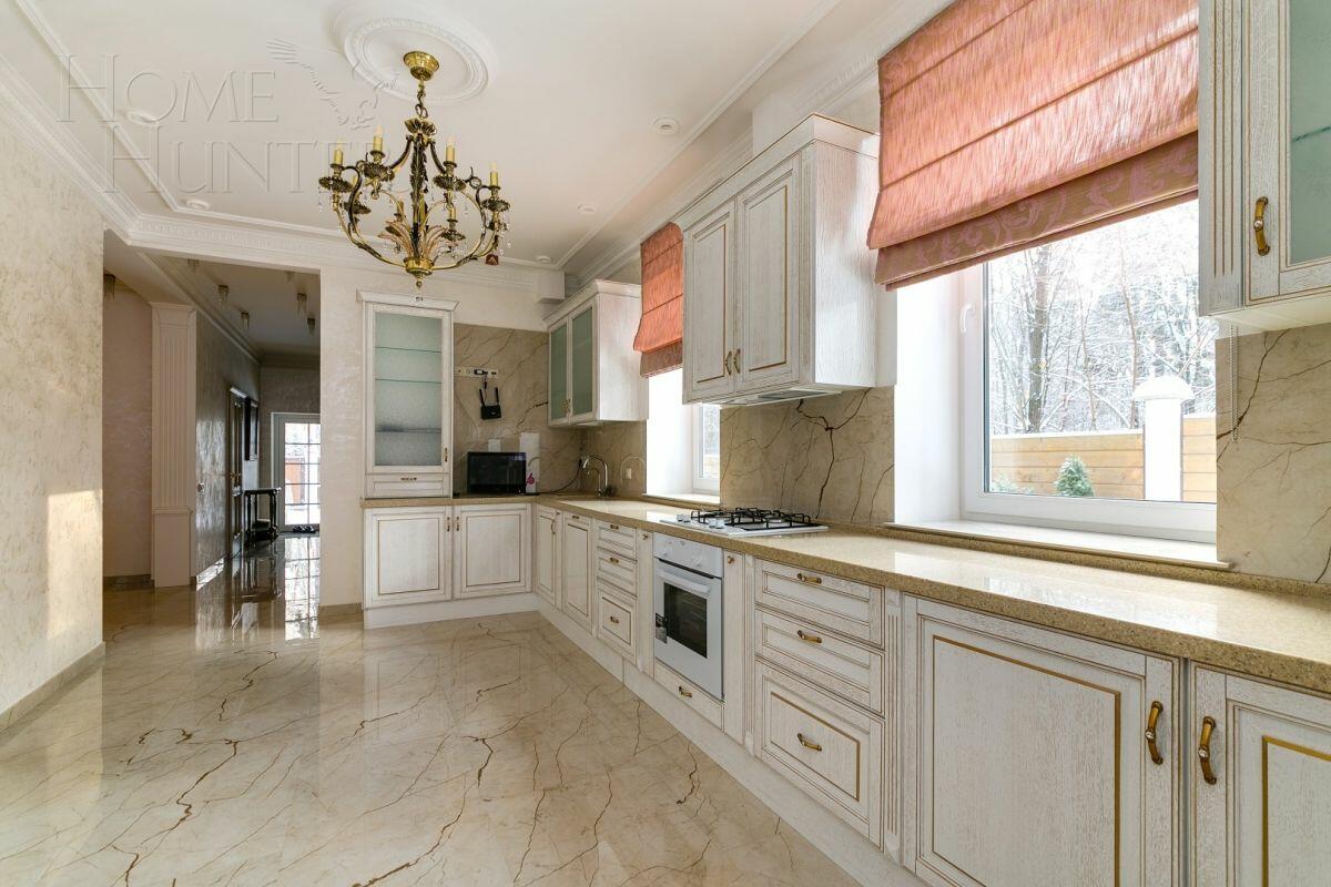 2-этажный таунхаус 385 м² с отделкой