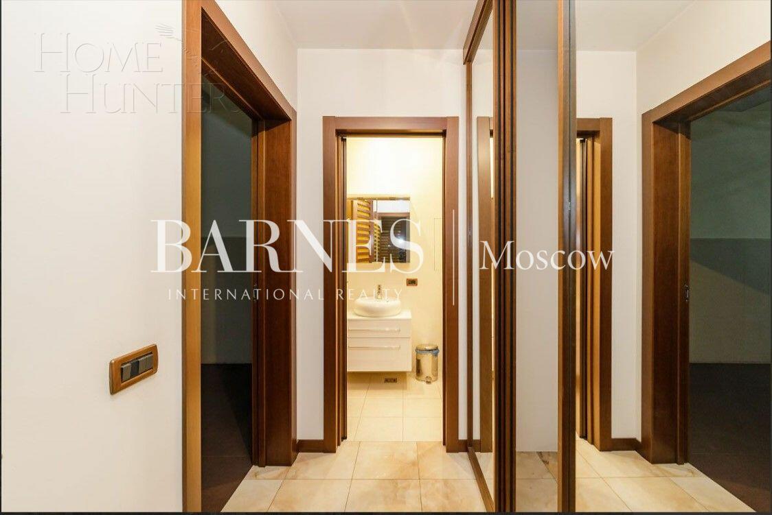 3-этажный таунхаус 350 м² с отделкой