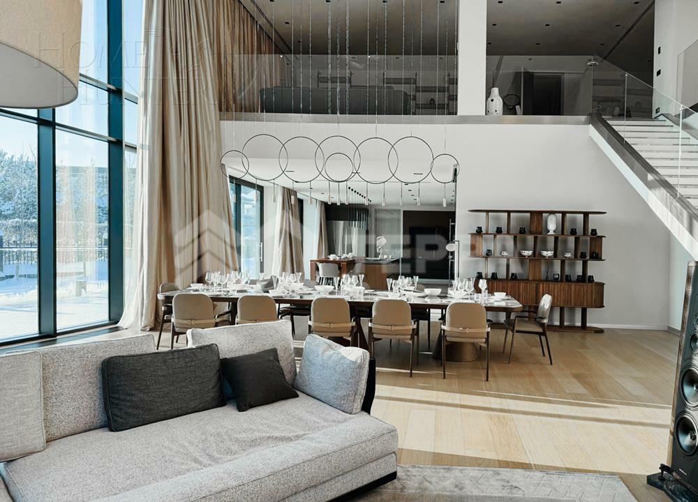 3-этажный коттедж 2 600 м² с отделкой