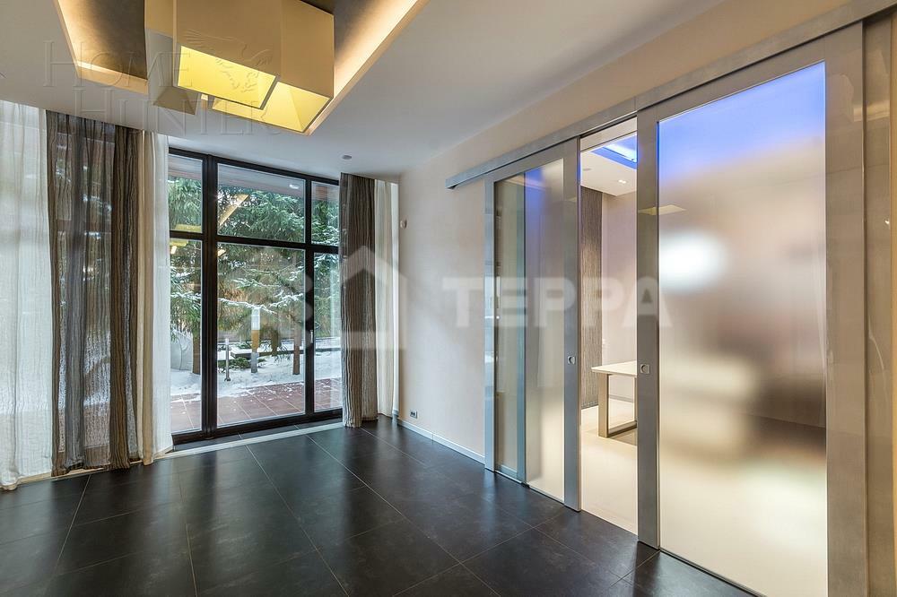 2-этажный коттедж 1 100 м² с отделкой