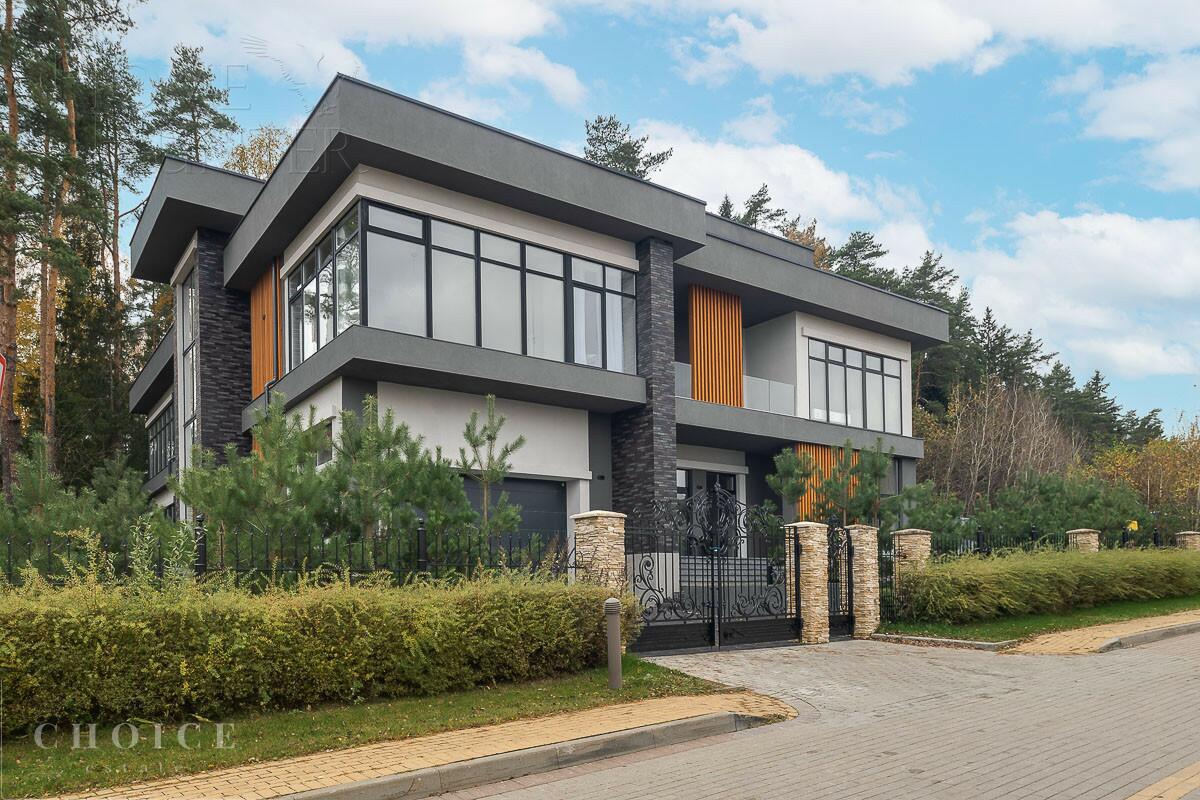 2-этажный коттедж 720 м² с отделкой