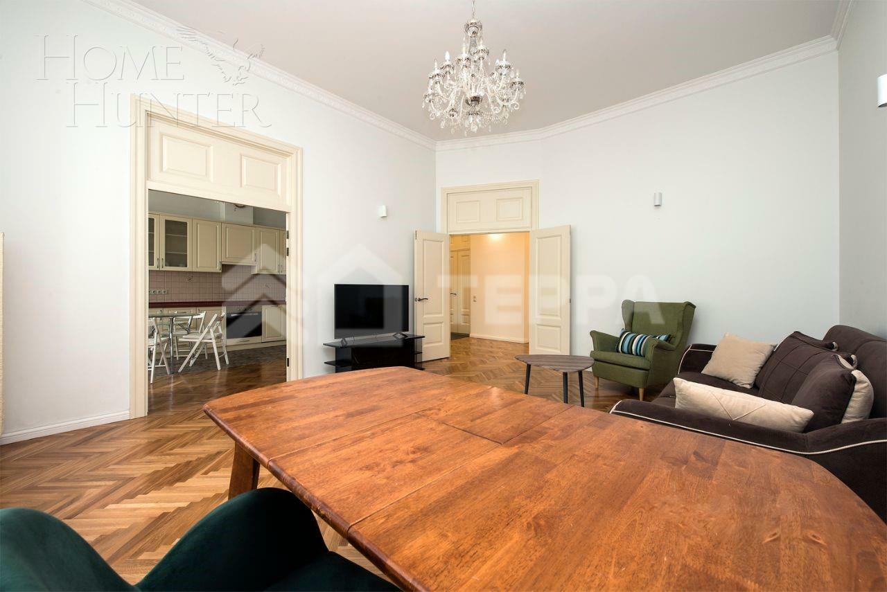 7-КОМН. КВАРТИРА С ОТДЕЛКОЙ 193.5 М² НА 3 ЭТАЖЕ