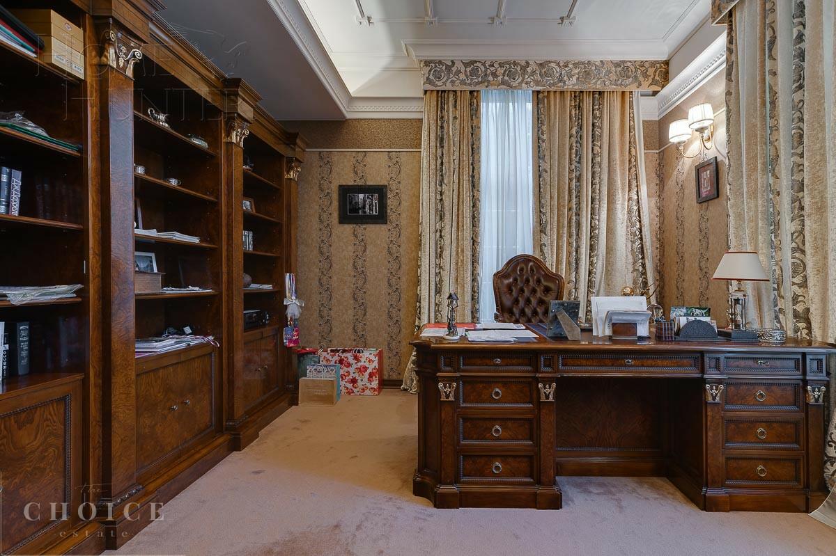 4-этажный коттедж 1 200 м² с отделкой