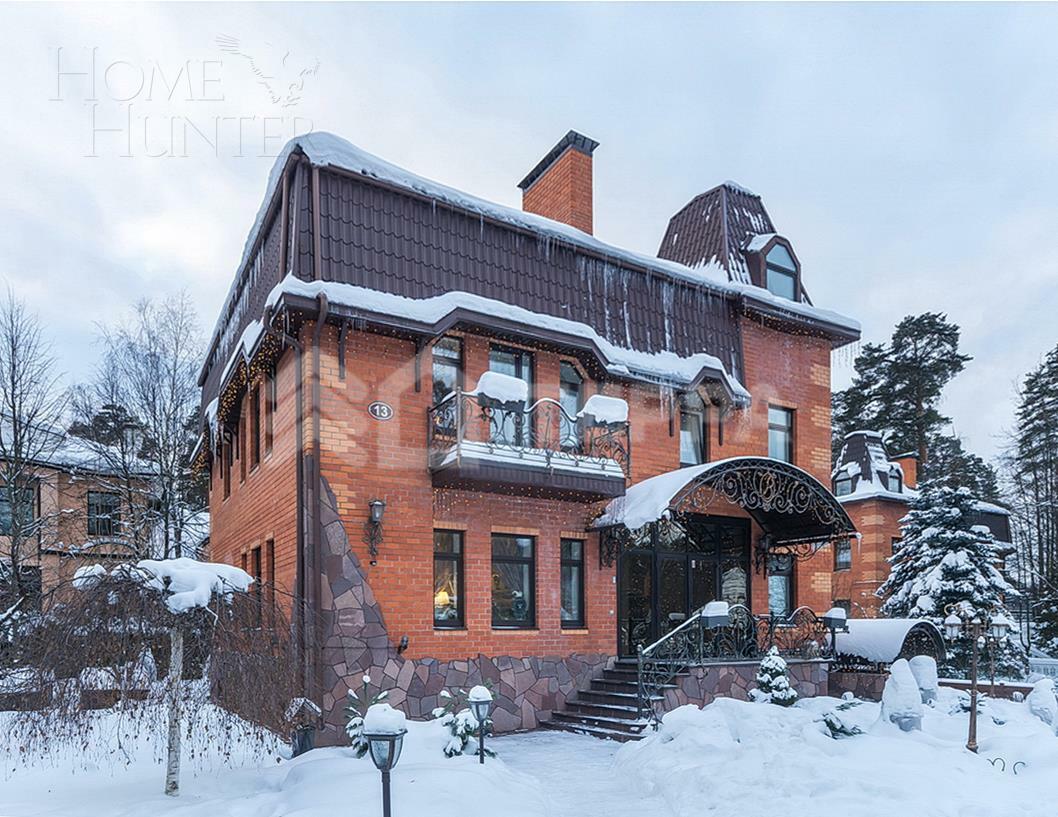 3-этажный коттедж 450 м² с отделкой