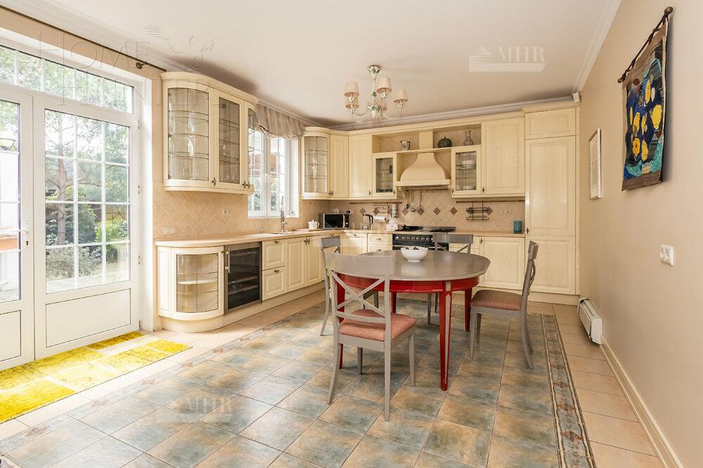 2-этажный коттедж 333 м² с отделкой