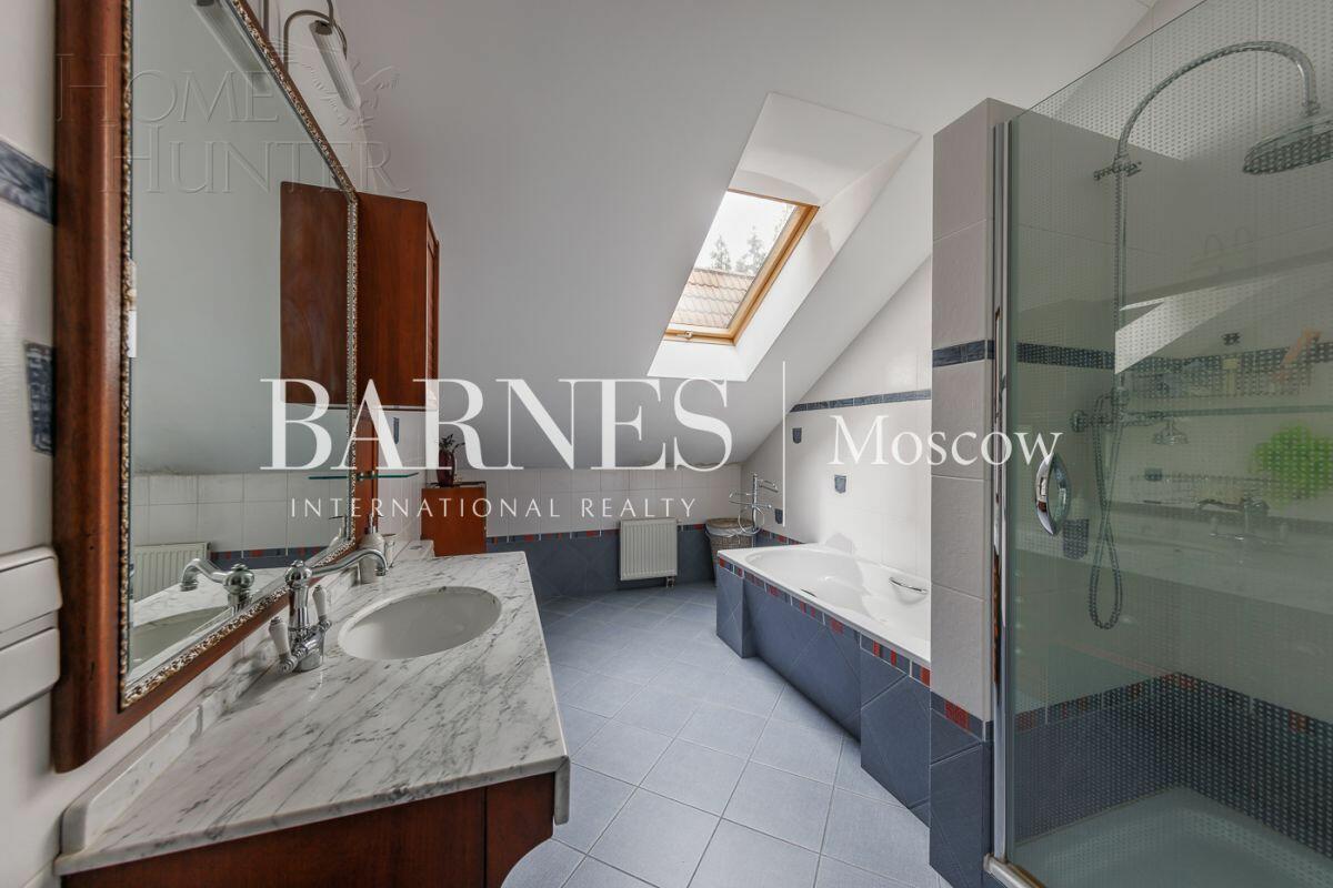 2-этажный коттедж 398.2 м² с отделкой