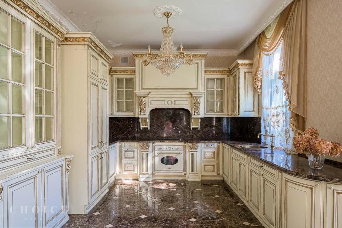 3-этажный коттедж 580 м² с отделкой