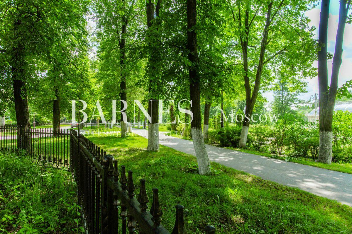 3-этажный коттедж 404 м² без отделки