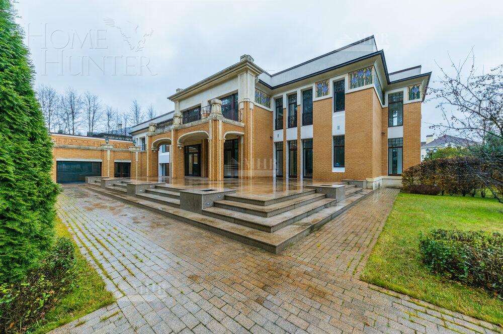 2-этажный коттедж 1 372 м² с отделкой