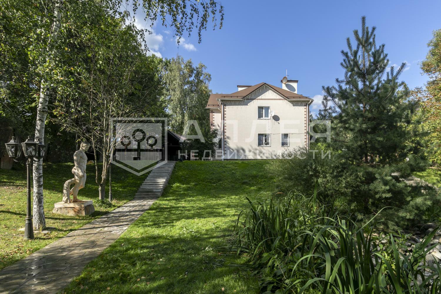 2-этажный коттедж 320 м² с отделкой