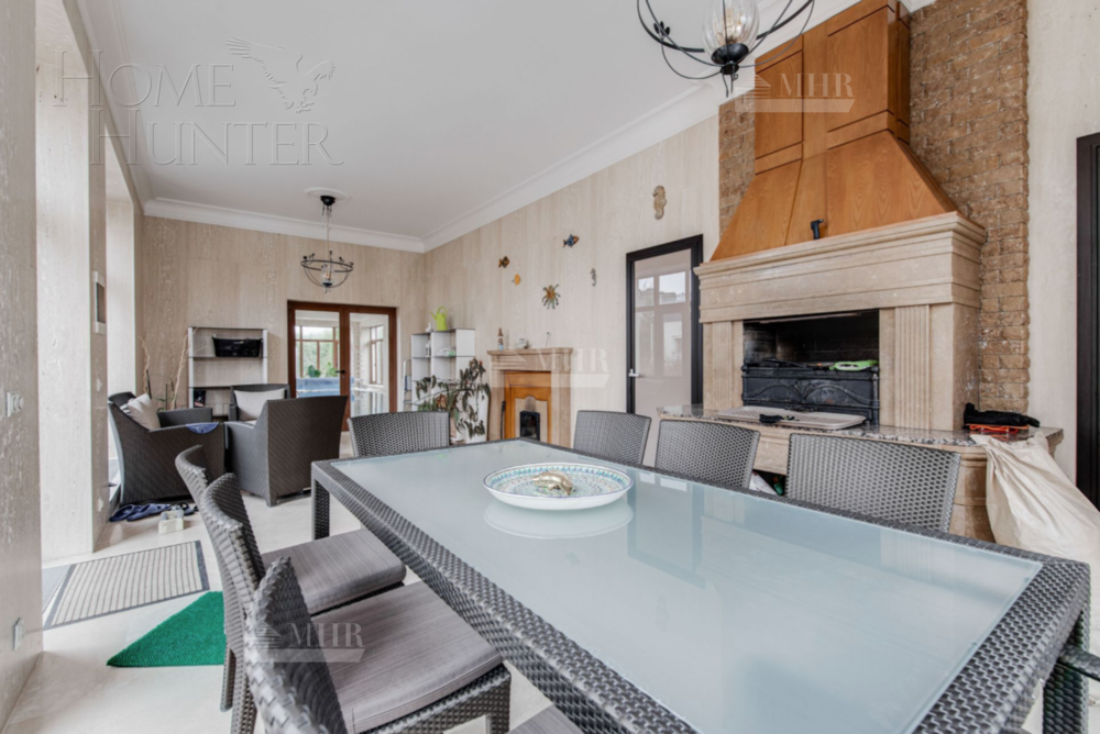 2-этажный коттедж 1 100 м² с отделкой