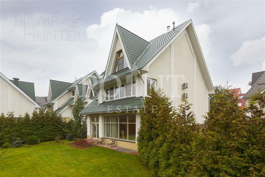 2-этажный таунхаус 460 м² с отделкой