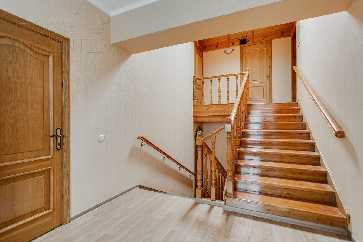 2-этажный коттедж 880 м² с отделкой