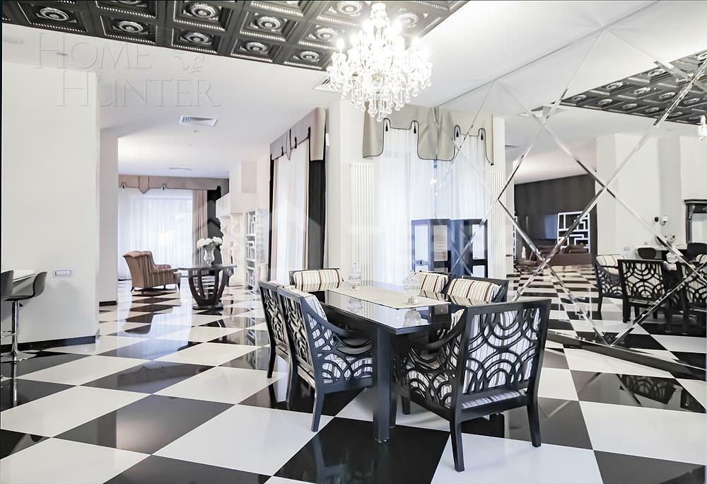 3-этажный коттедж 1 300 м² с отделкой