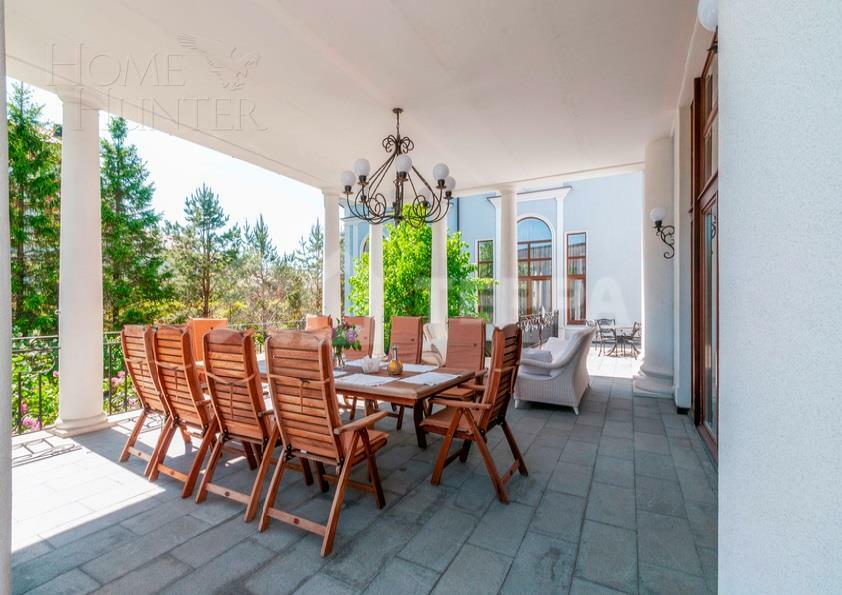 3-этажный коттедж 1 800 м² с отделкой