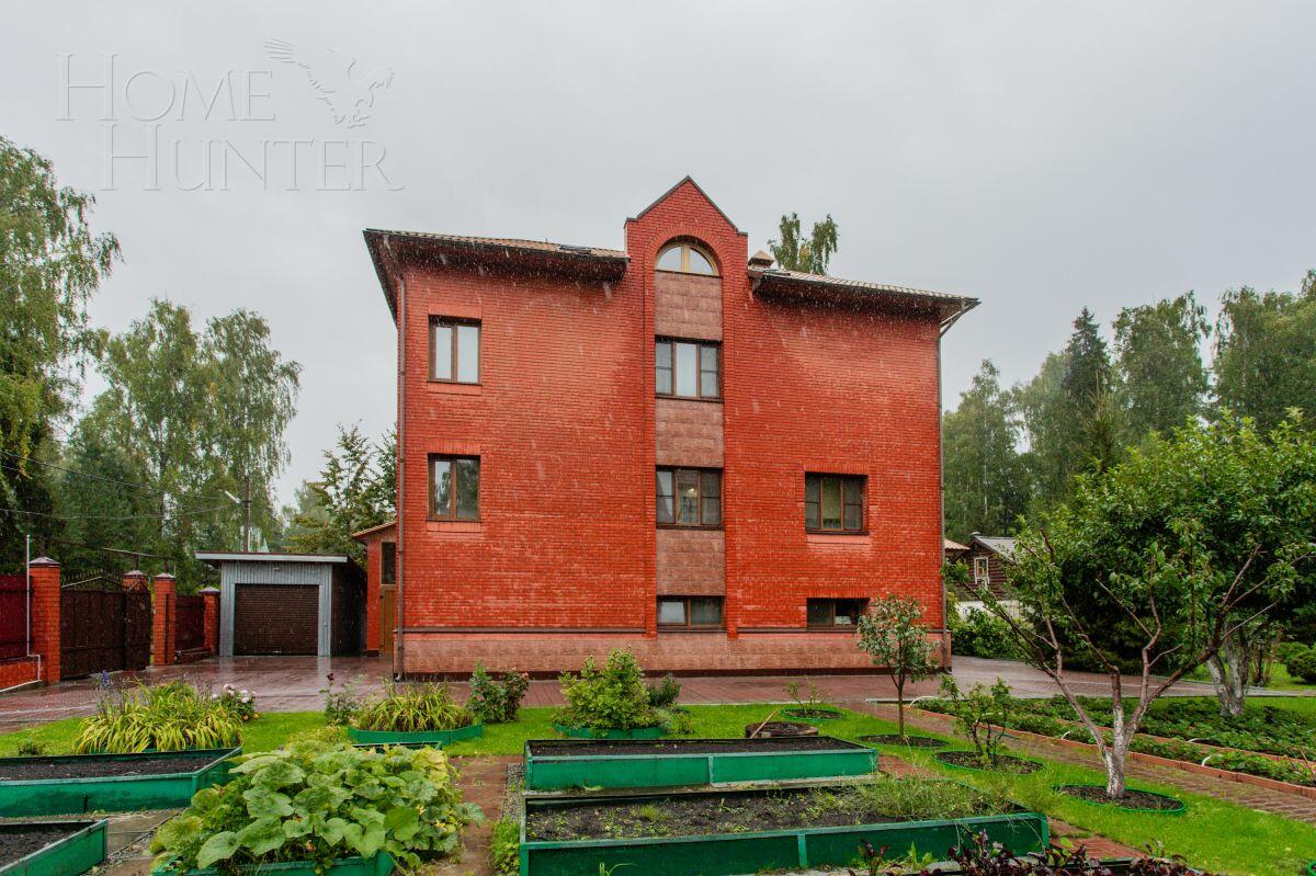 2-этажный коттедж 880 м² с отделкой