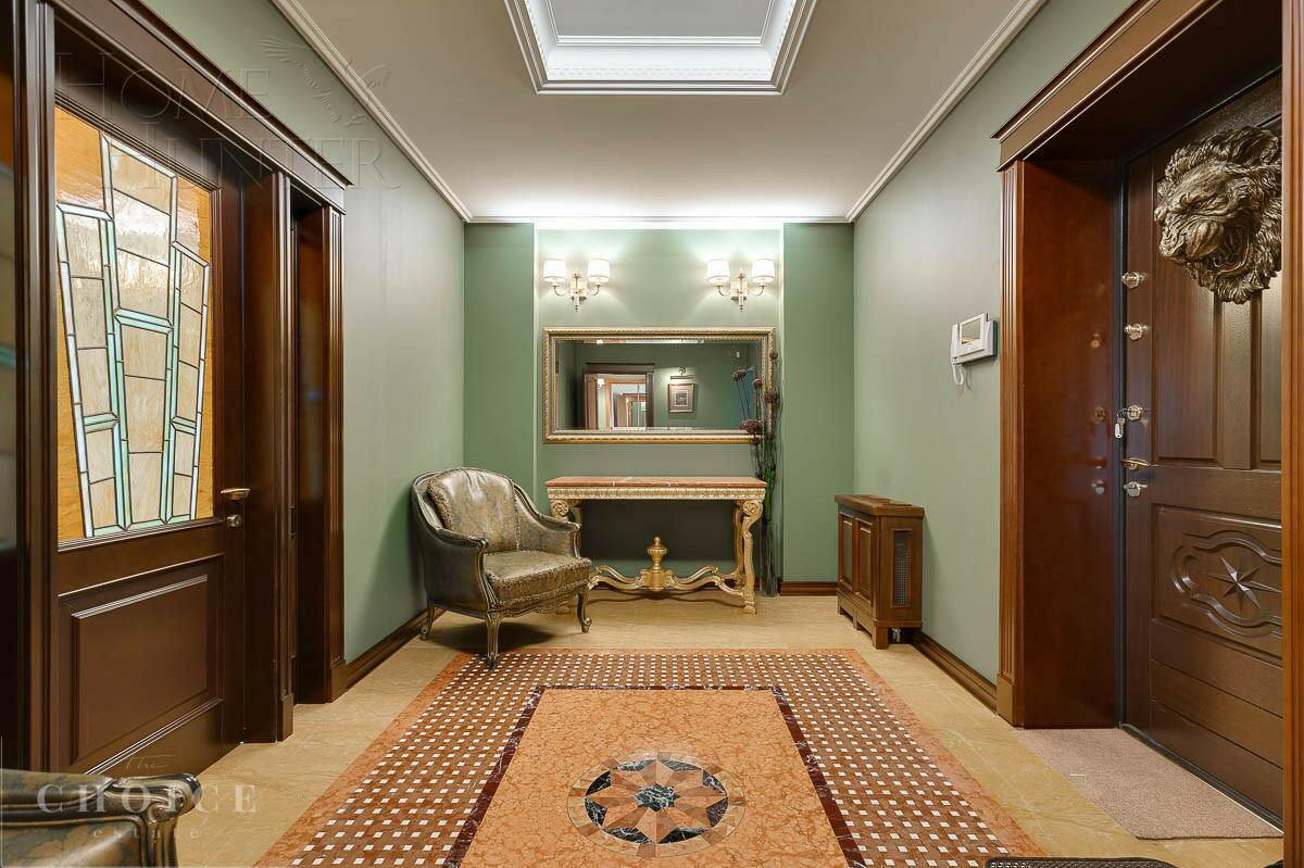 4-этажный коттедж 1 200 м² с отделкой