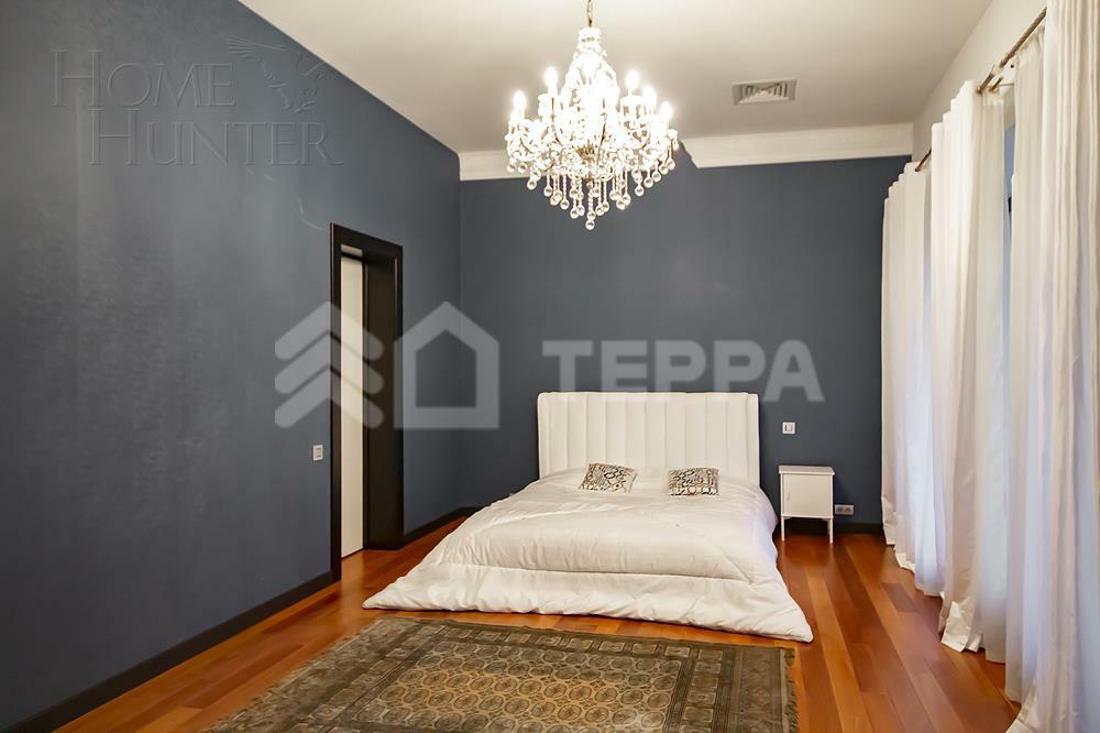 3-этажный коттедж 1 300 м² с отделкой