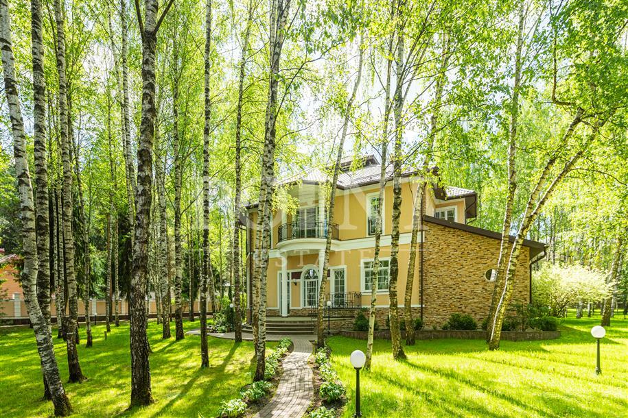 2-этажный коттедж 1 200 м² с отделкой