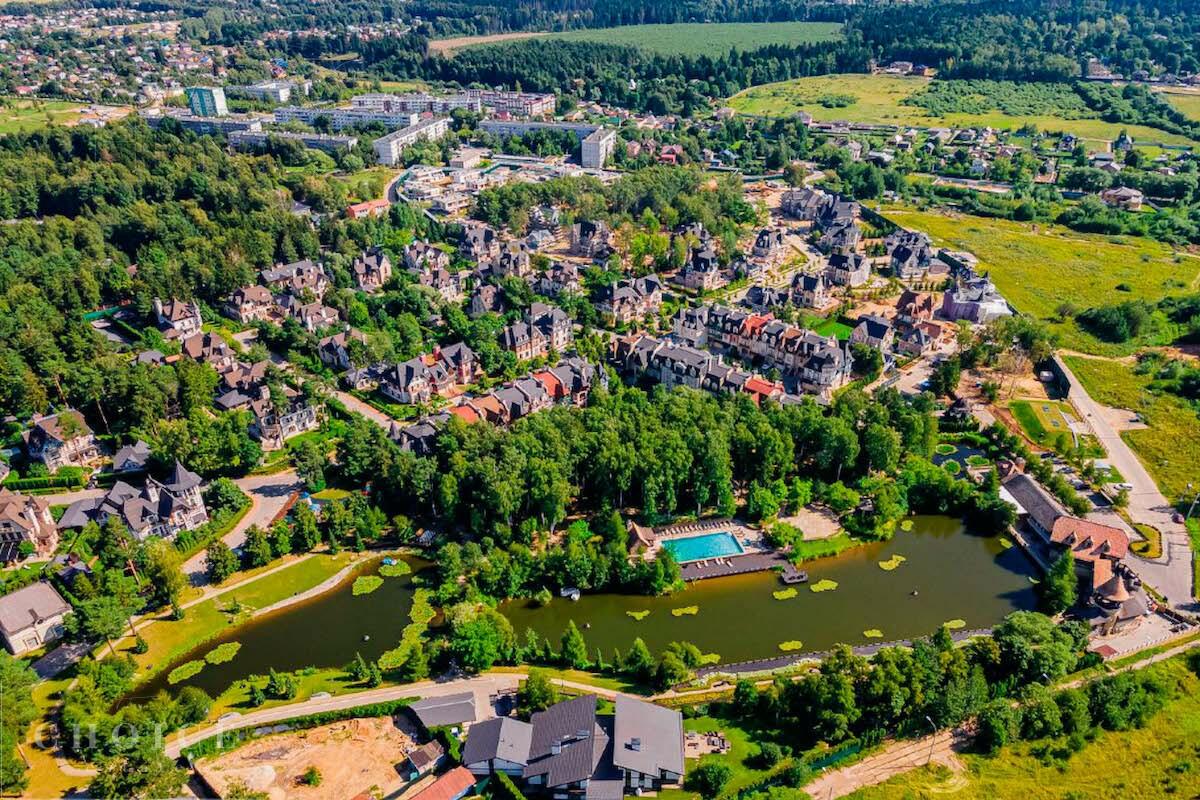 3-этажный коттедж 580 м² с отделкой