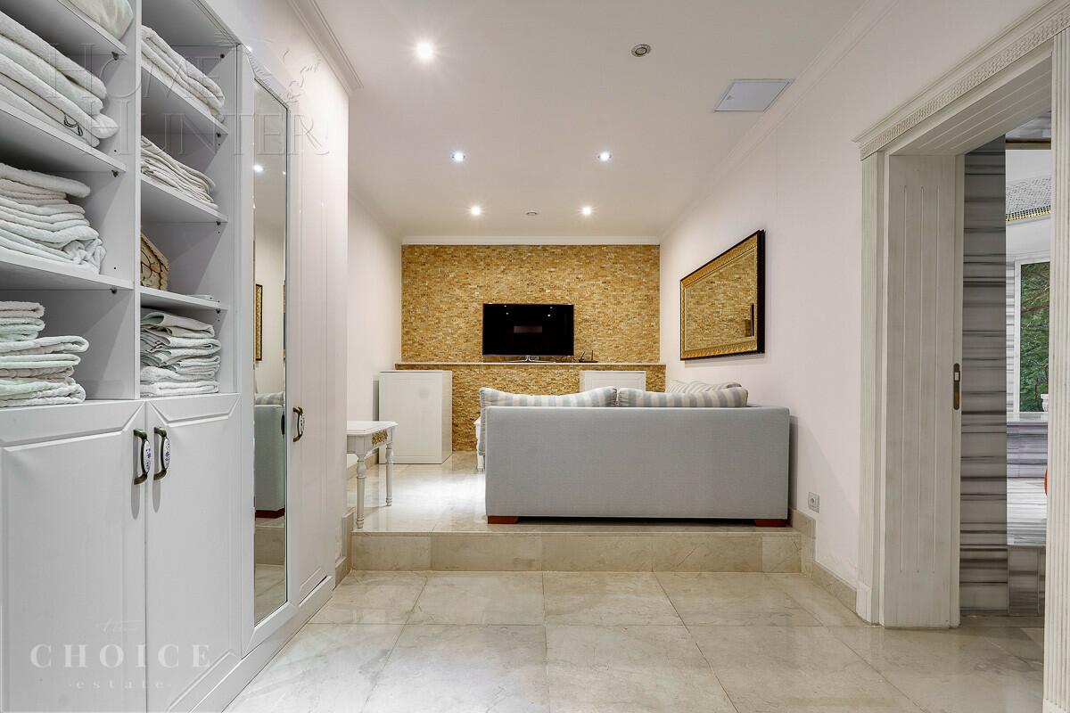 3-этажный таунхаус 400 м² с отделкой