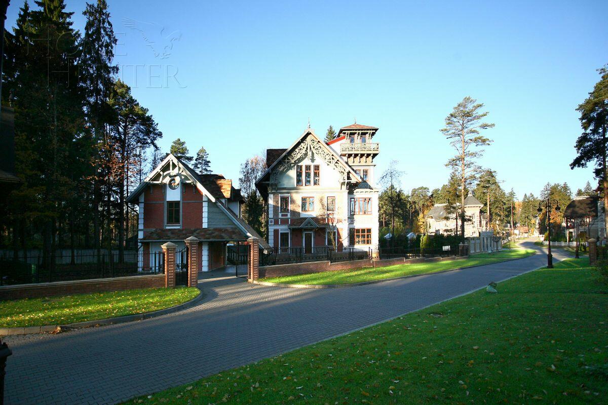 3-этажный коттедж 697 м² с отделкой