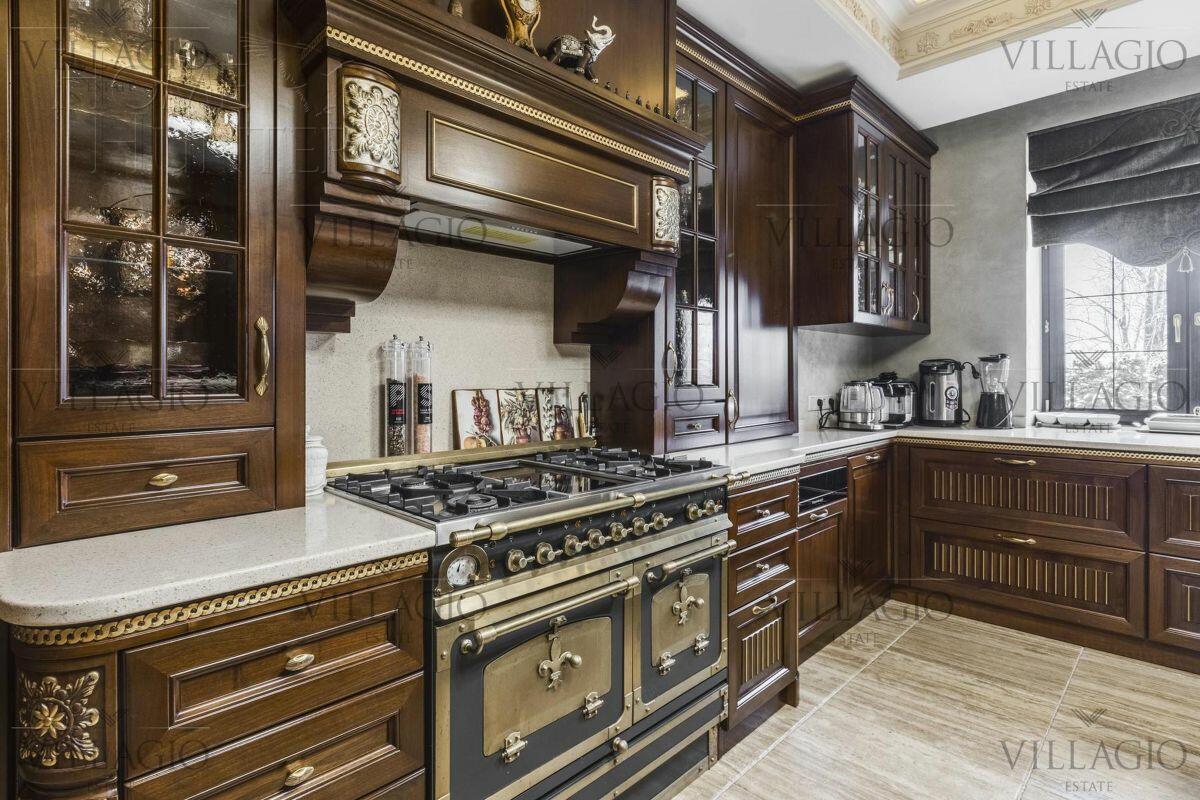 2-этажный коттедж 660 м² с отделкой