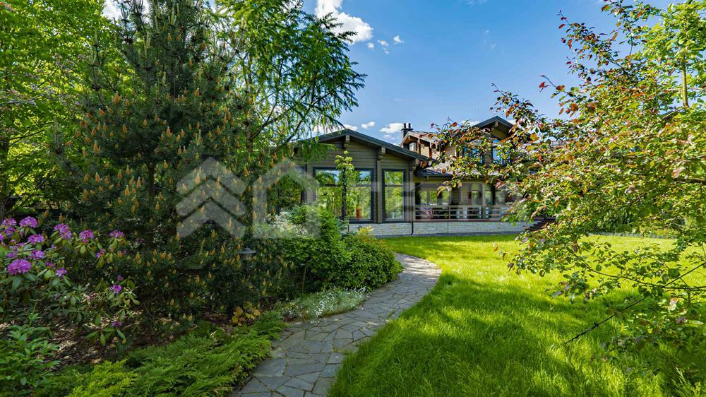 2-этажный коттедж 1 500 м² с отделкой