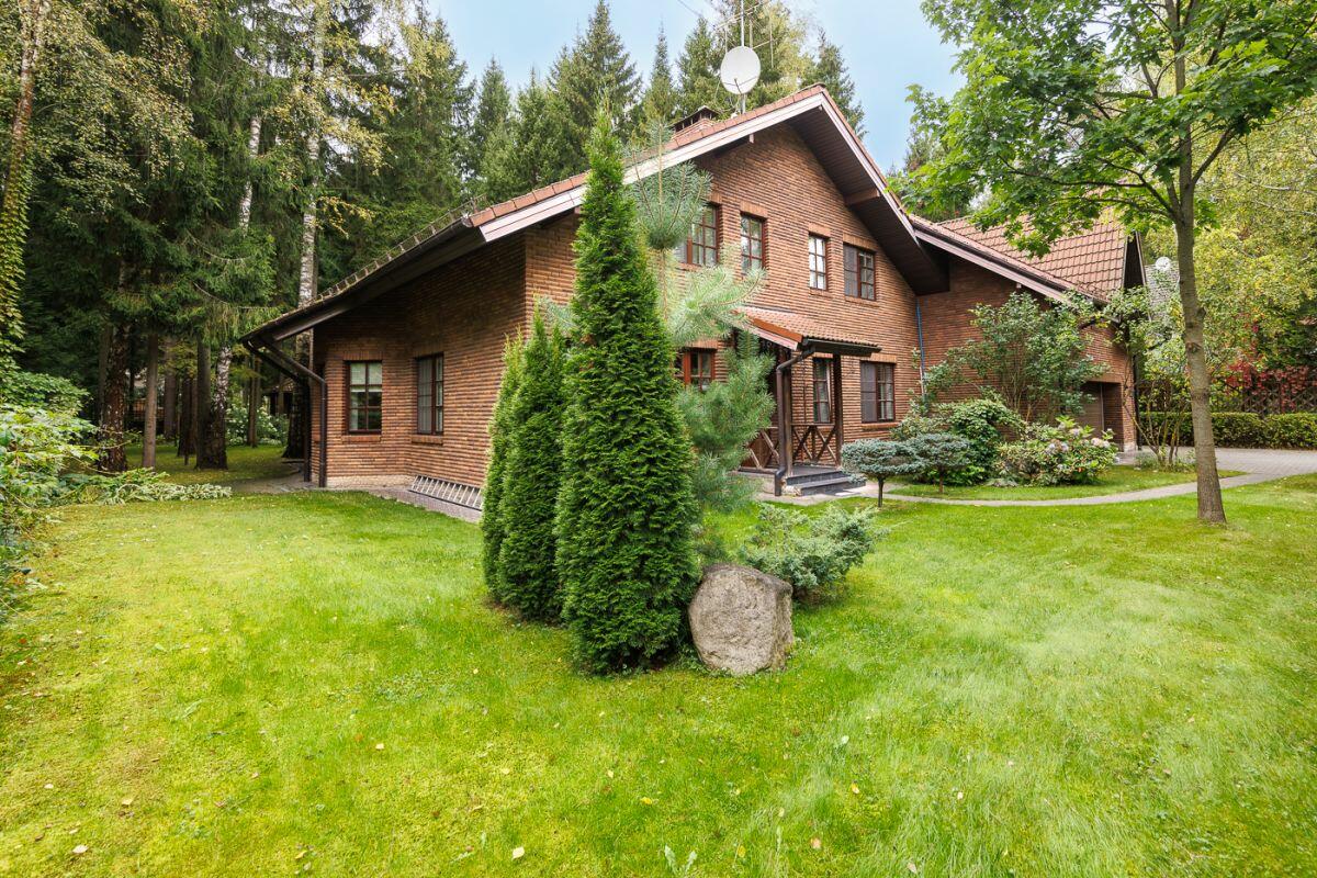 2-этажный коттедж 398.2 м² с отделкой