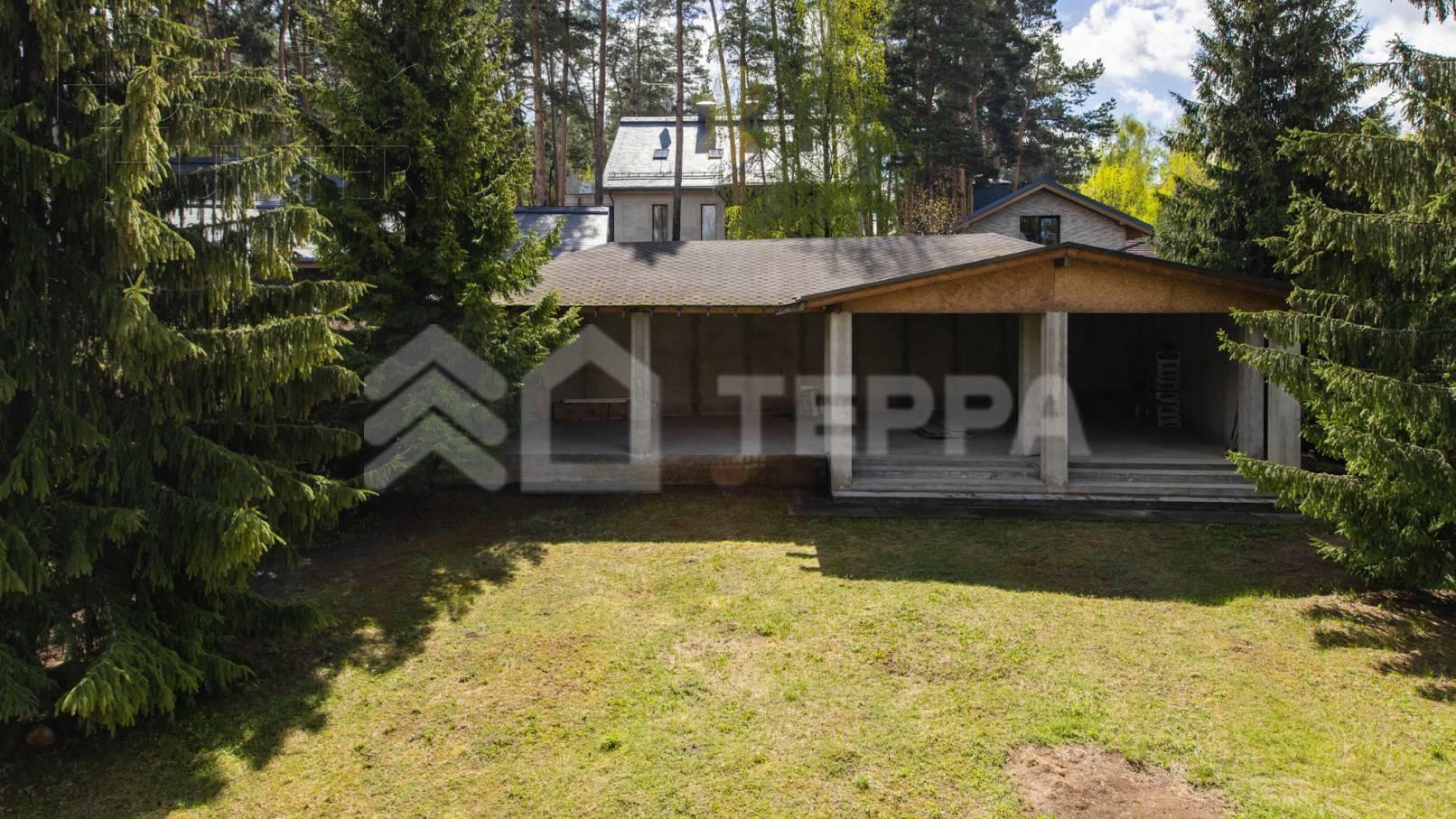 2-этажный коттедж 1 300 м² без отделки