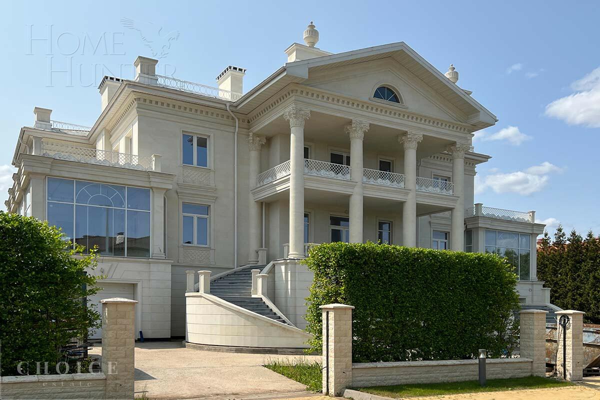 3-этажный коттедж 1 532 м² без отделки