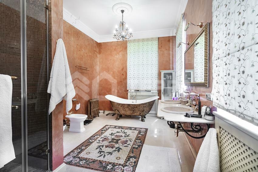 2-этажный коттедж 850 м² с отделкой