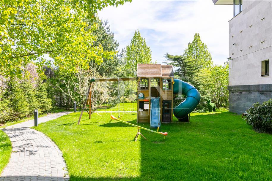 2-этажный коттедж 744.9 м² с отделкой