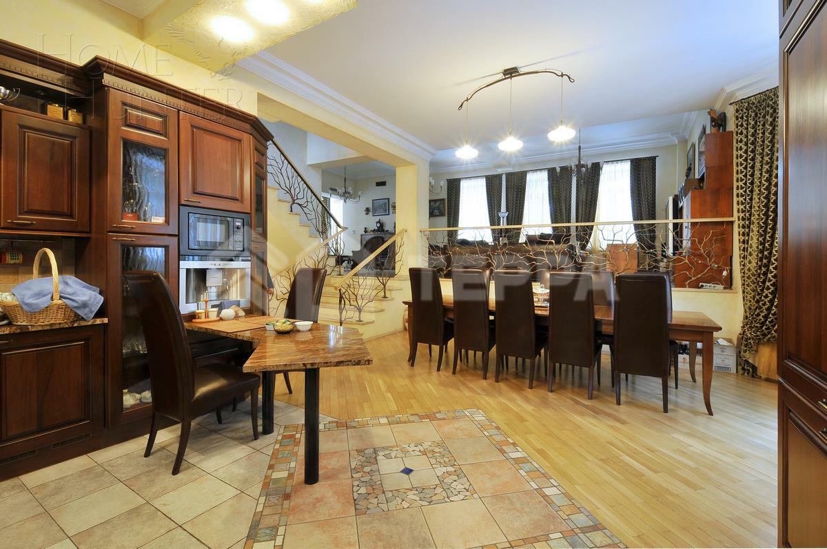 2-этажный коттедж 550 м² с отделкой