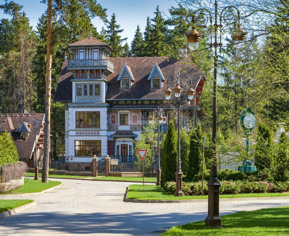 3-этажный коттедж 697 м² с отделкой