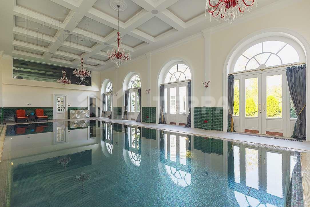 2-этажный коттедж 2 000 м² с отделкой