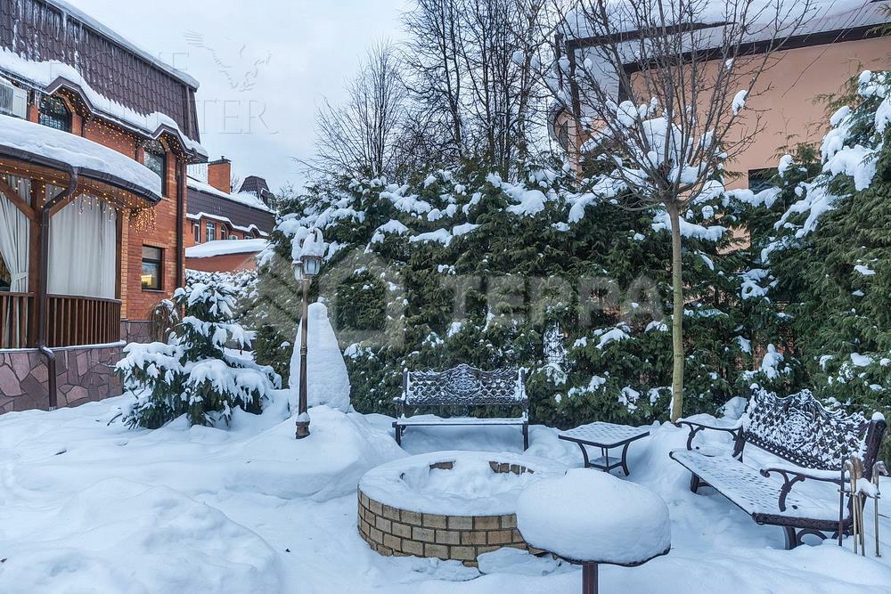 3-этажный коттедж 450 м² с отделкой