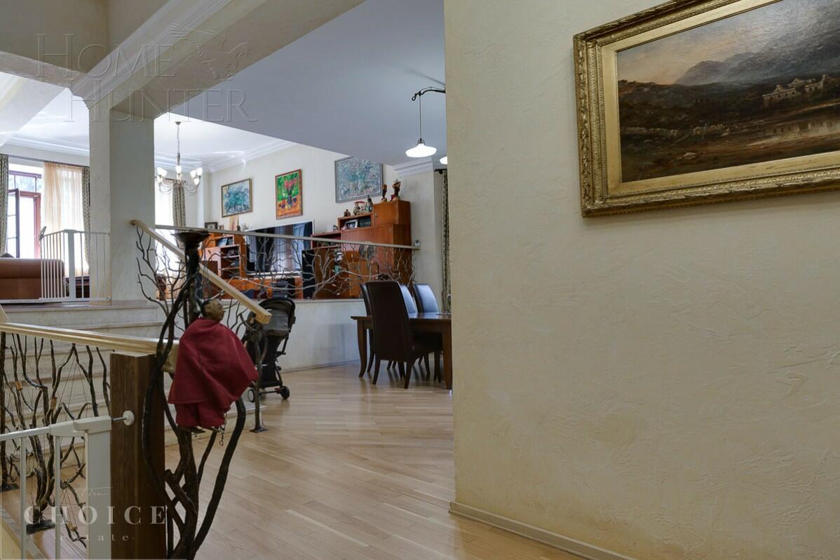 2-этажный коттедж 550 м² с отделкой