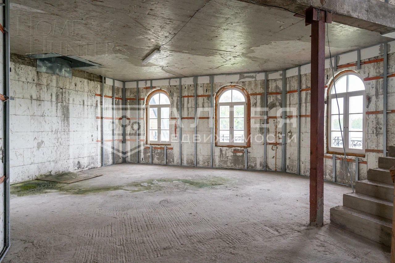 4-этажный таунхаус 362.6 м² без отделки