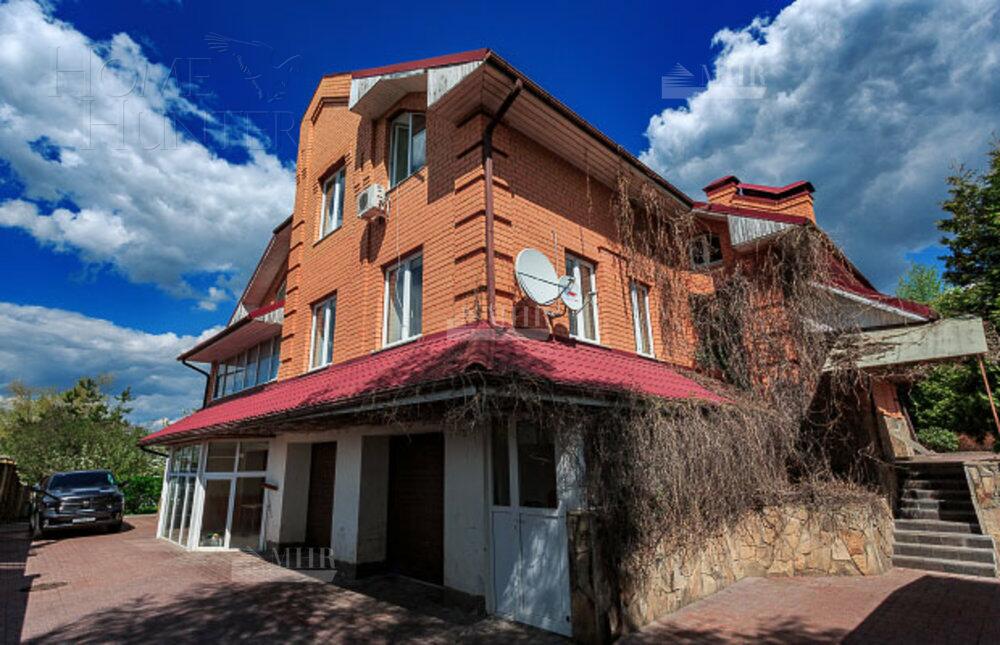 3-этажный коттедж 700 м² с отделкой