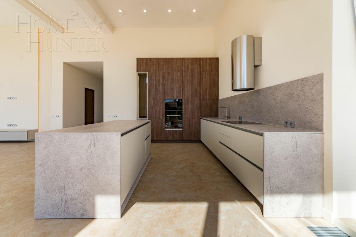 2-этажный коттедж 640 м² с отделкой