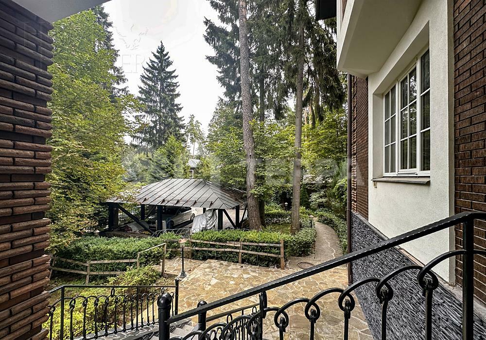 2-этажный коттедж 550 м² с отделкой