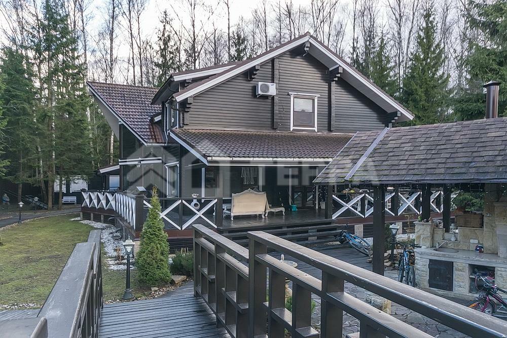 2-этажный коттедж 1 000 м² с отделкой