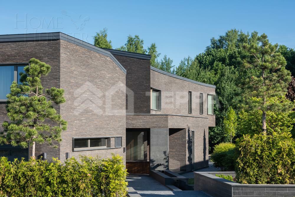 2-этажный коттедж 2 325 м² с отделкой