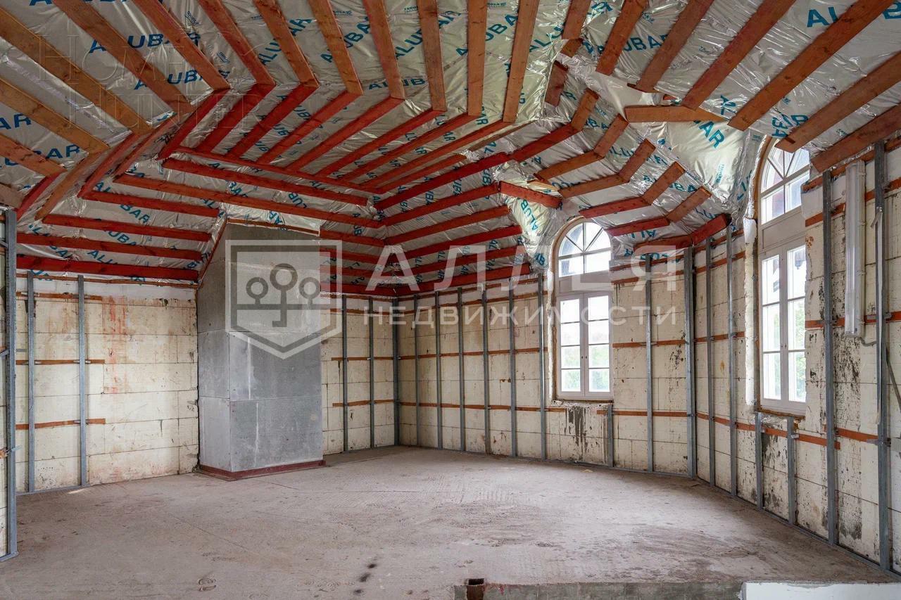 4-этажный таунхаус 362.6 м² без отделки