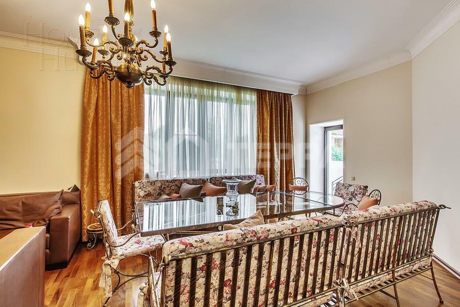 2-этажный коттедж 350 м² с отделкой