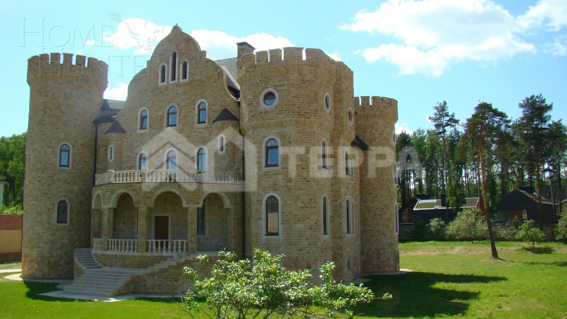 3-этажный коттедж 1 900 м² без отделки